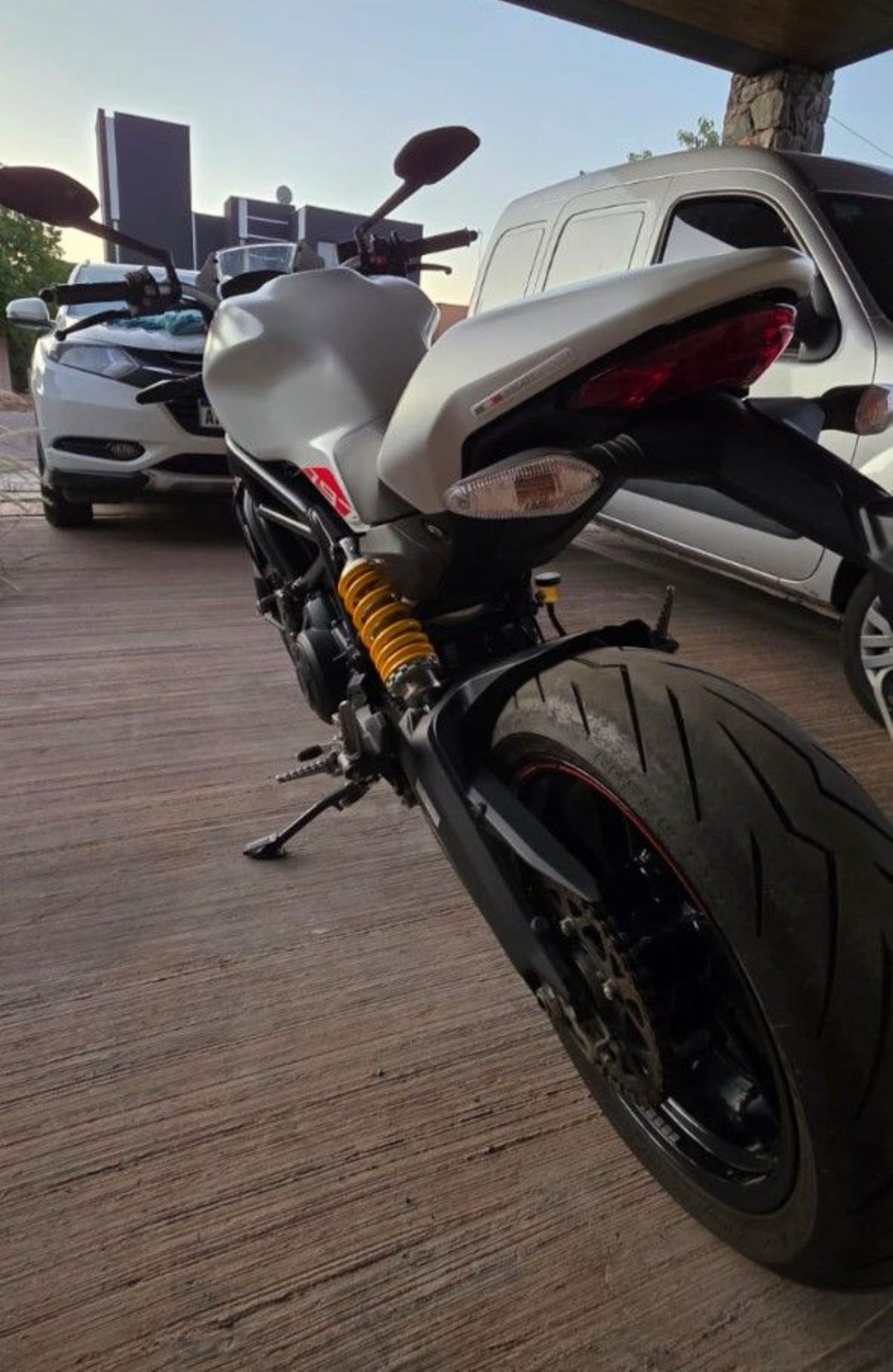 Ducati Monster Usada Financiado en Mendoza, deRuedas