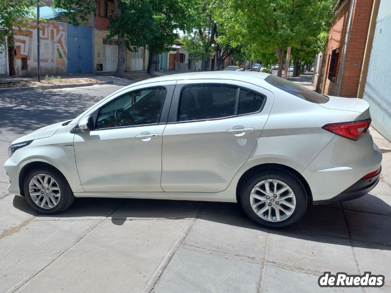 Fiat Cronos Usado en Mendoza, deRuedas