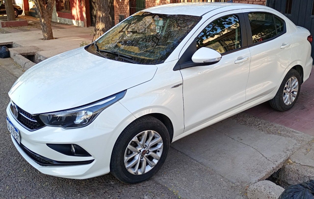 Fiat Cronos Usado en Mendoza, deRuedas