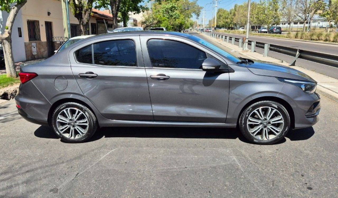 Fiat Cronos Usado Financiado en Mendoza, deRuedas