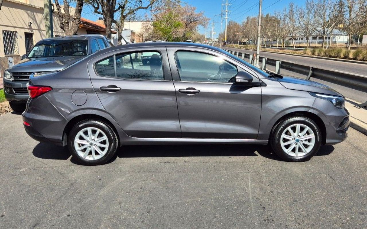 Fiat Cronos Usado Financiado en Mendoza, deRuedas