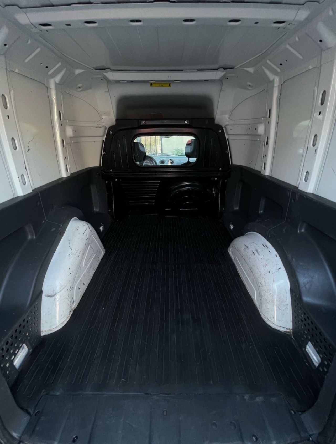 Fiat Fiorino Usada Financiado en Mendoza, deRuedas