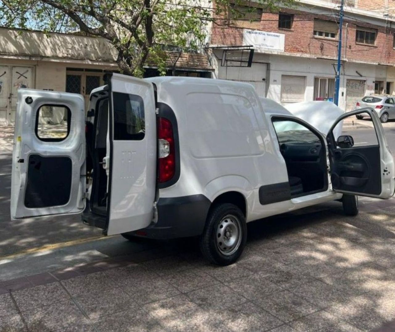 Fiat Fiorino Usada Financiado en Mendoza, deRuedas
