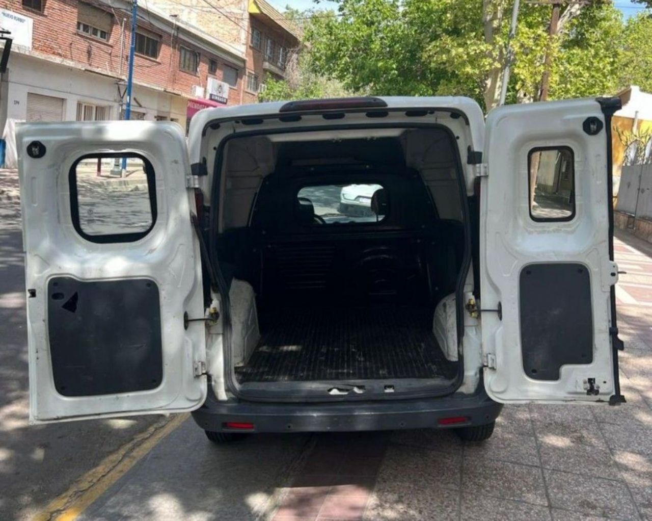 Fiat Fiorino Usada Financiado en Mendoza, deRuedas