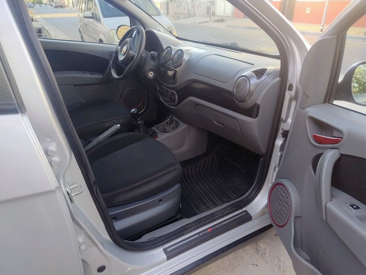 Fiat Nuevo Palio Usado Financiado en Mendoza, deRuedas