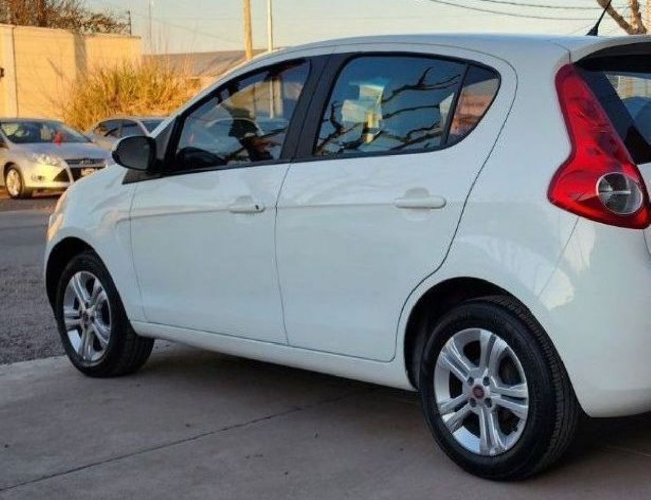Fiat Nuevo Palio Usado Financiado en Mendoza, deRuedas
