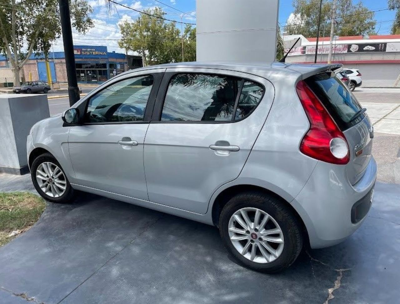 Fiat Nuevo Palio Usado en San Juan, deRuedas