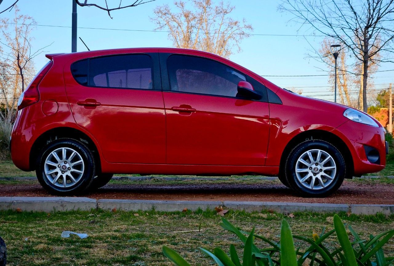 Fiat Nuevo Palio Usado Financiado en Mendoza, deRuedas