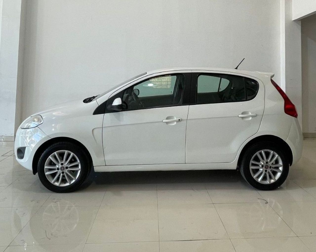 Fiat Nuevo Palio Usado Financiado en Mendoza, deRuedas
