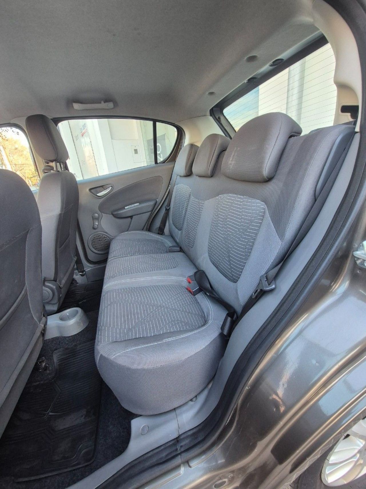 Fiat Nuevo Palio Usado Financiado en Mendoza, deRuedas