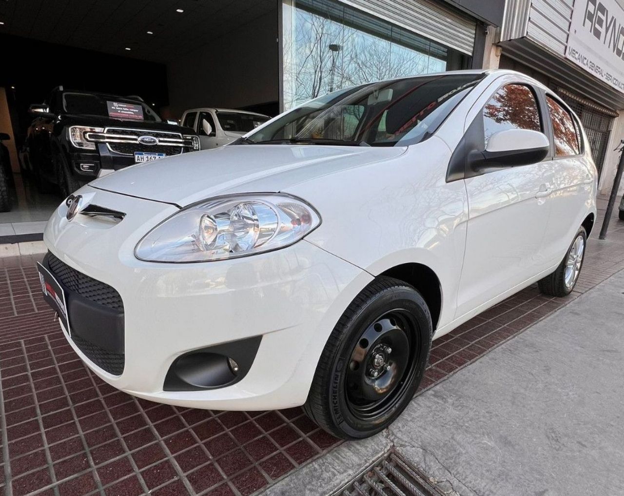 Fiat Nuevo Palio Usado Financiado en Mendoza, deRuedas