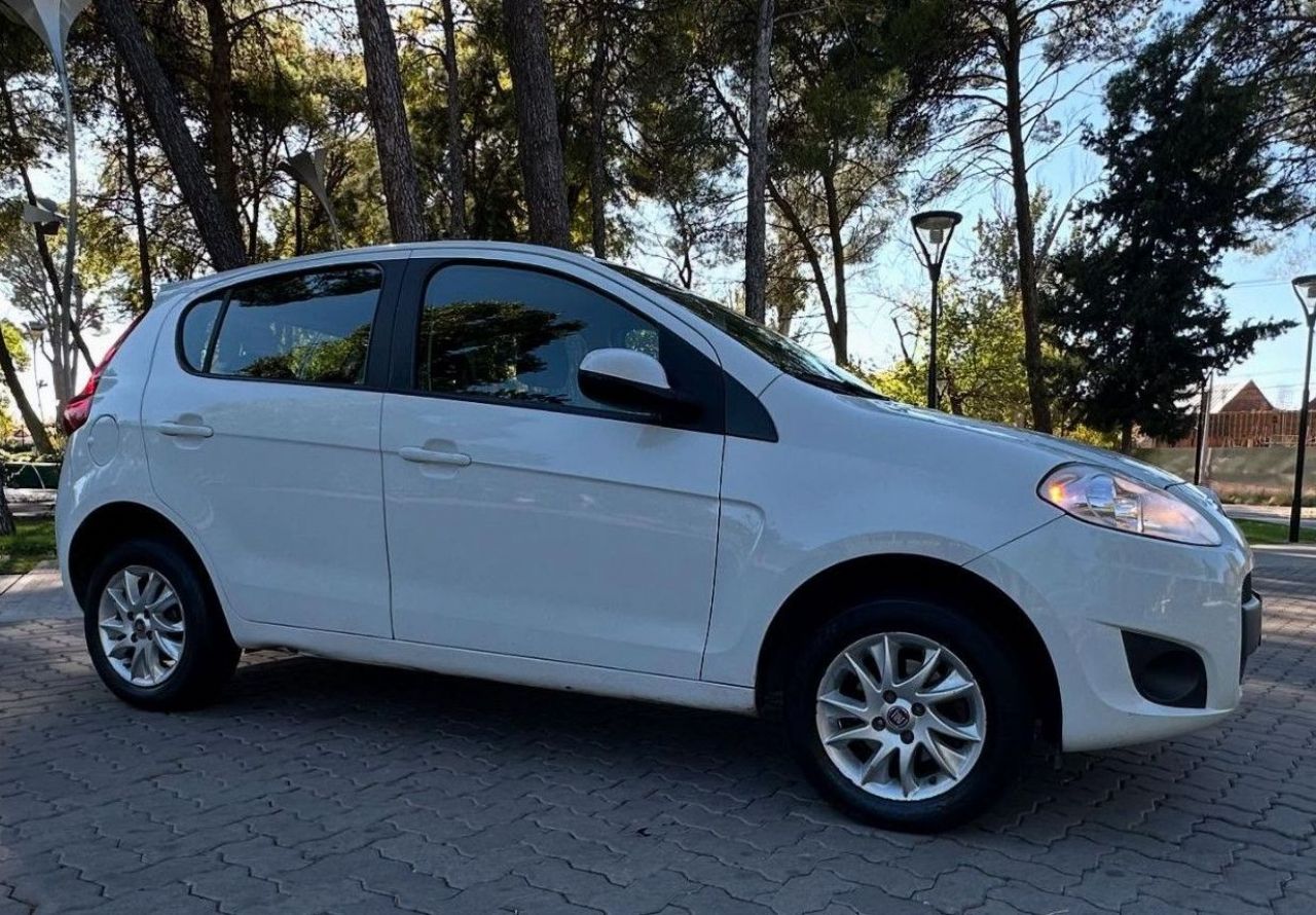 Fiat Nuevo Palio Usado Financiado en Mendoza, deRuedas