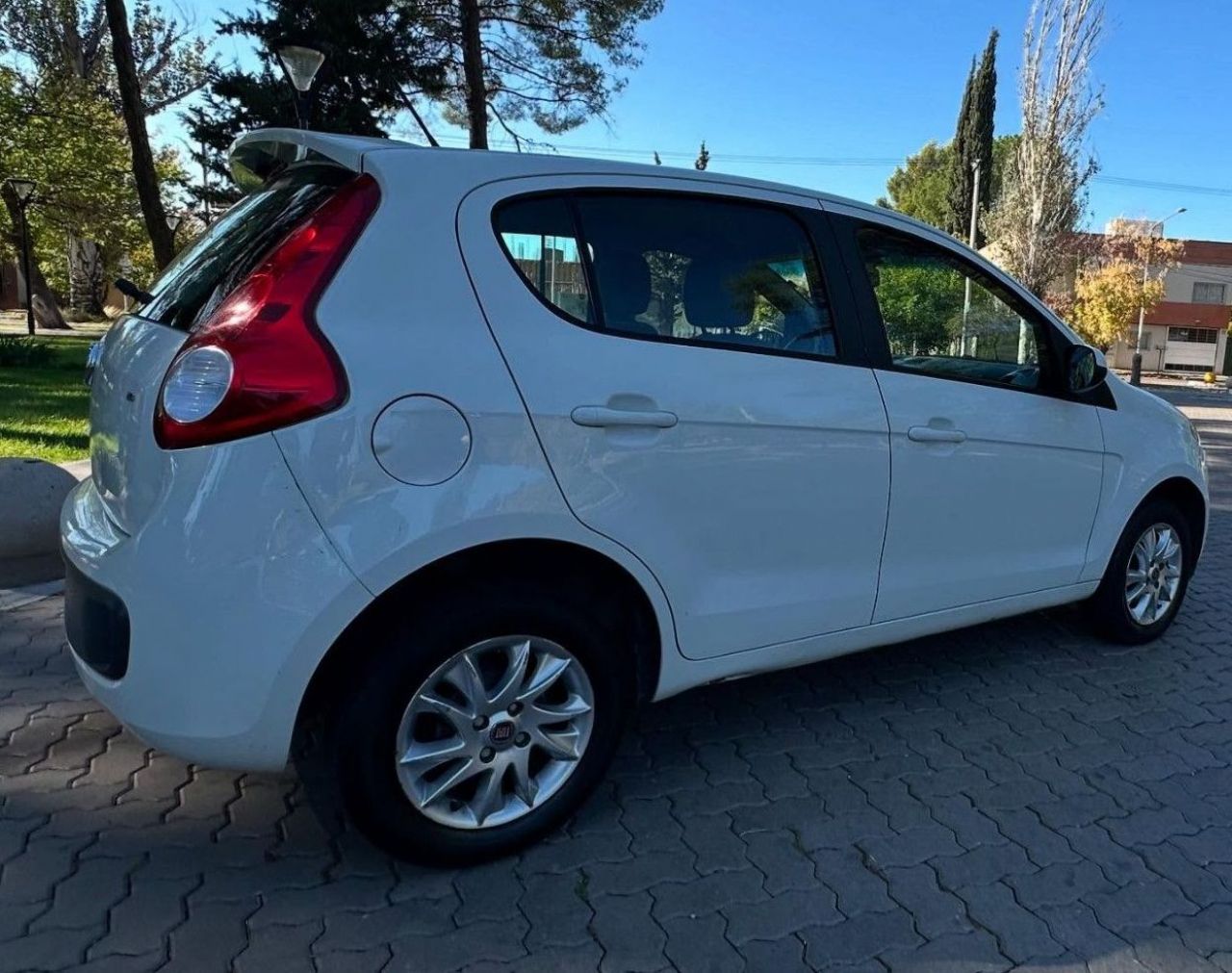 Fiat Nuevo Palio Usado Financiado en Mendoza, deRuedas