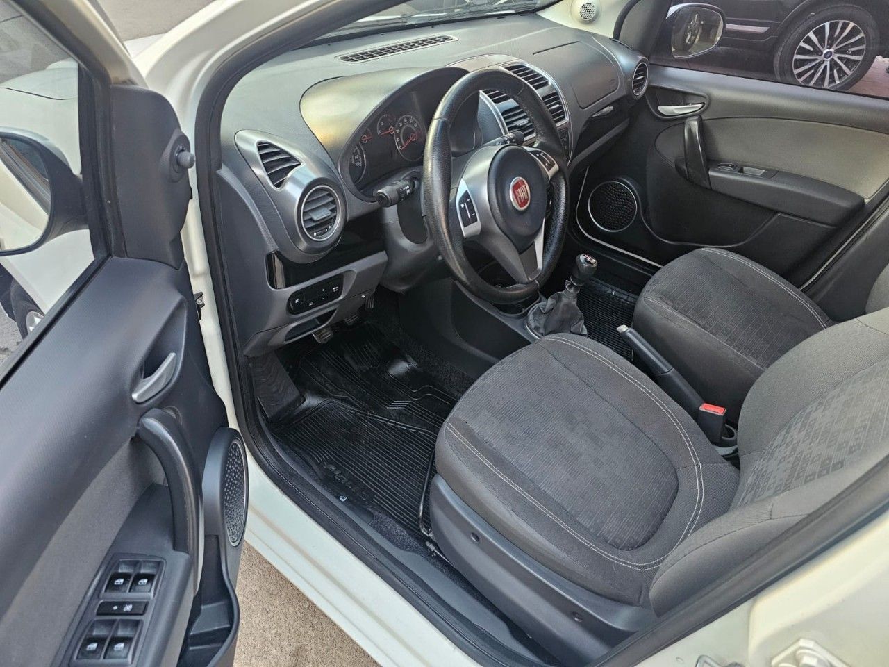 Fiat Nuevo Palio Usado Financiado en Mendoza, deRuedas