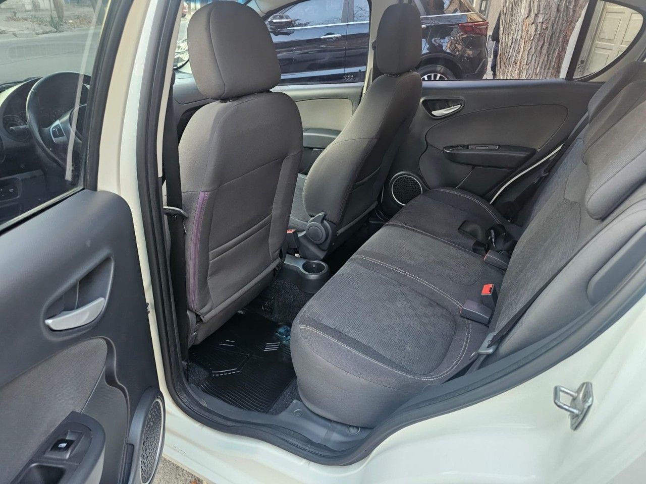 Fiat Nuevo Palio Usado Financiado en Mendoza, deRuedas