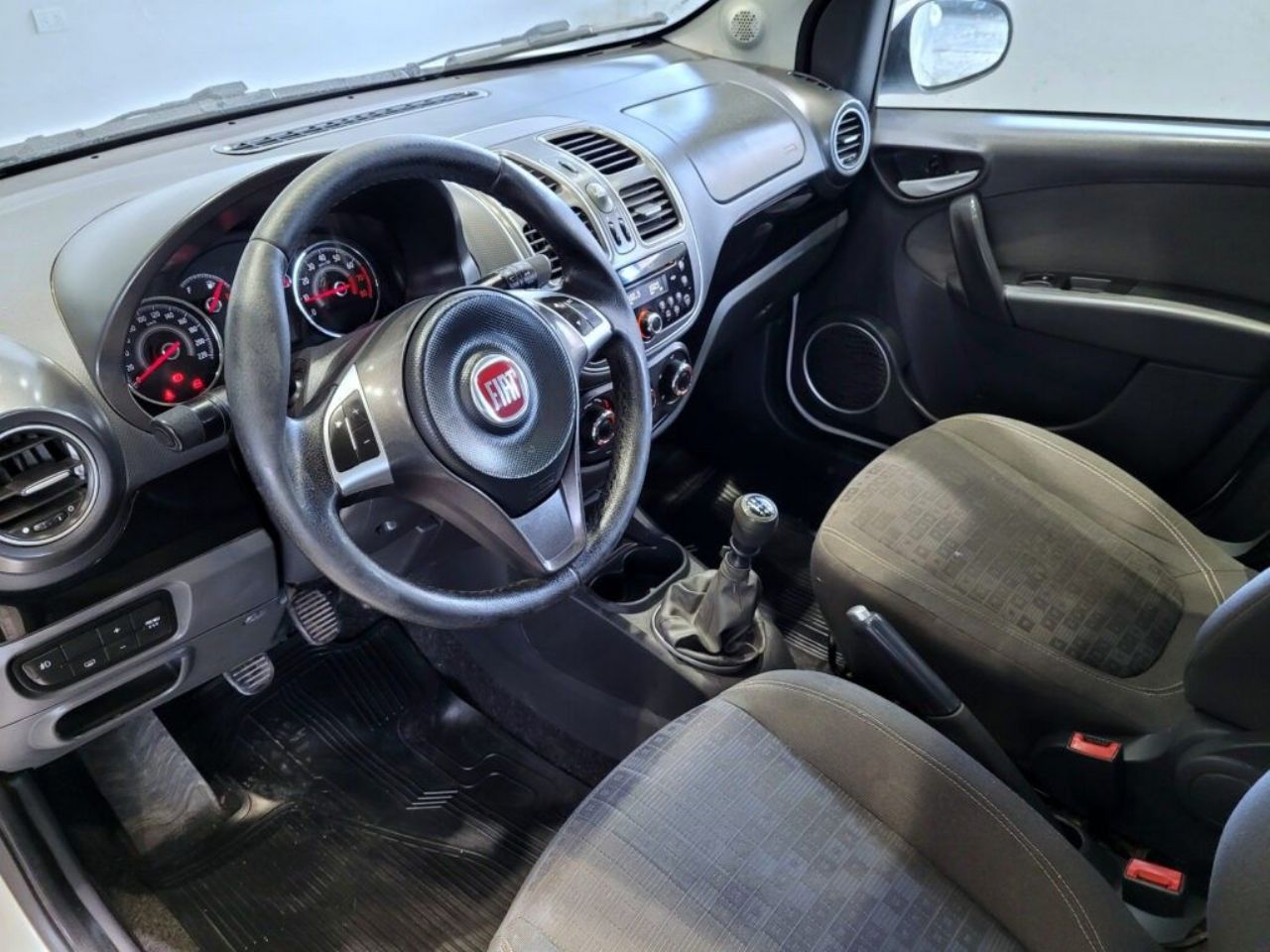 Fiat Nuevo Palio Usado Financiado en Córdoba, deRuedas