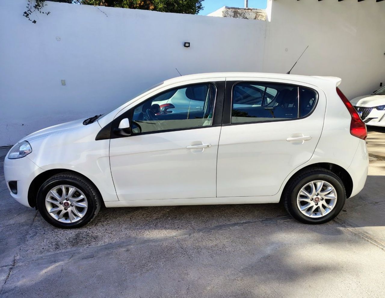 Fiat Nuevo Palio Usado Financiado en Mendoza, deRuedas