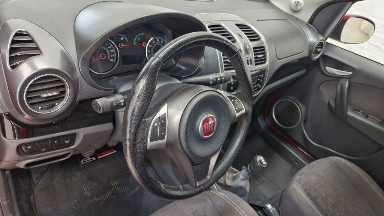 Fiat Nuevo Palio Usado Financiado en Mendoza, deRuedas