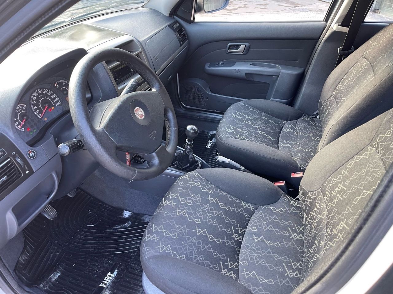 Fiat Palio Usado Financiado en Mendoza, deRuedas