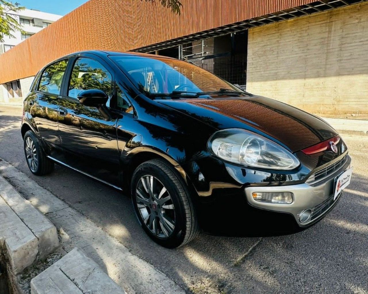 Fiat Punto Usado Financiado en Mendoza, deRuedas