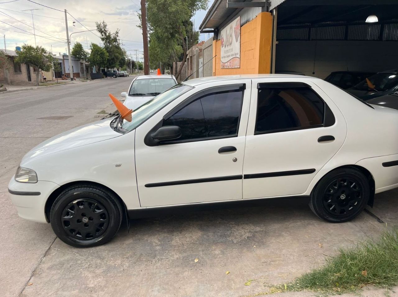 Fiat Siena Usado Financiado en Mendoza, deRuedas