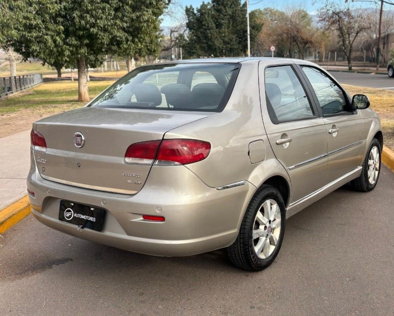 Fiat Siena Usado Financiado en Mendoza, deRuedas