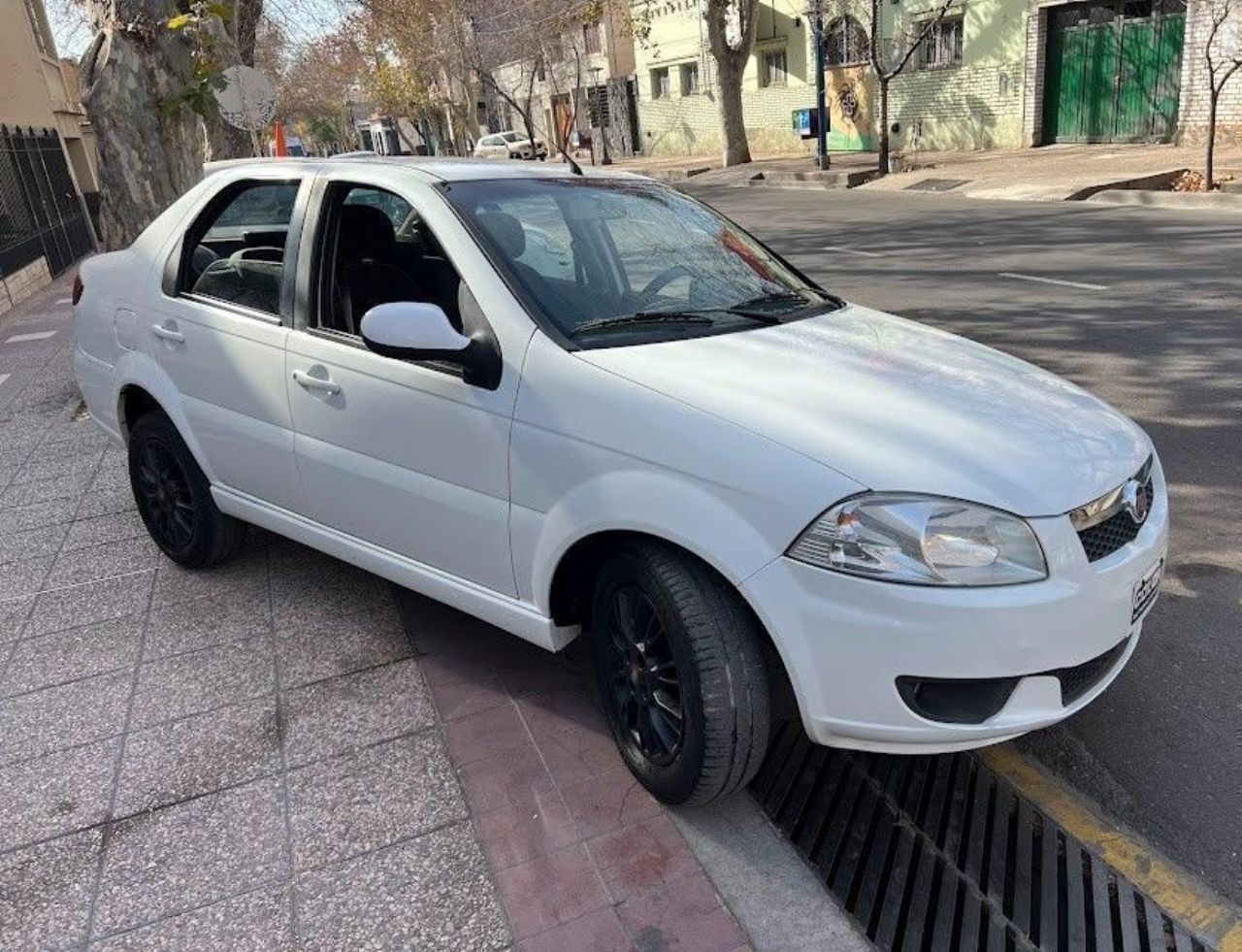 Fiat Siena Usado Financiado en Mendoza, deRuedas