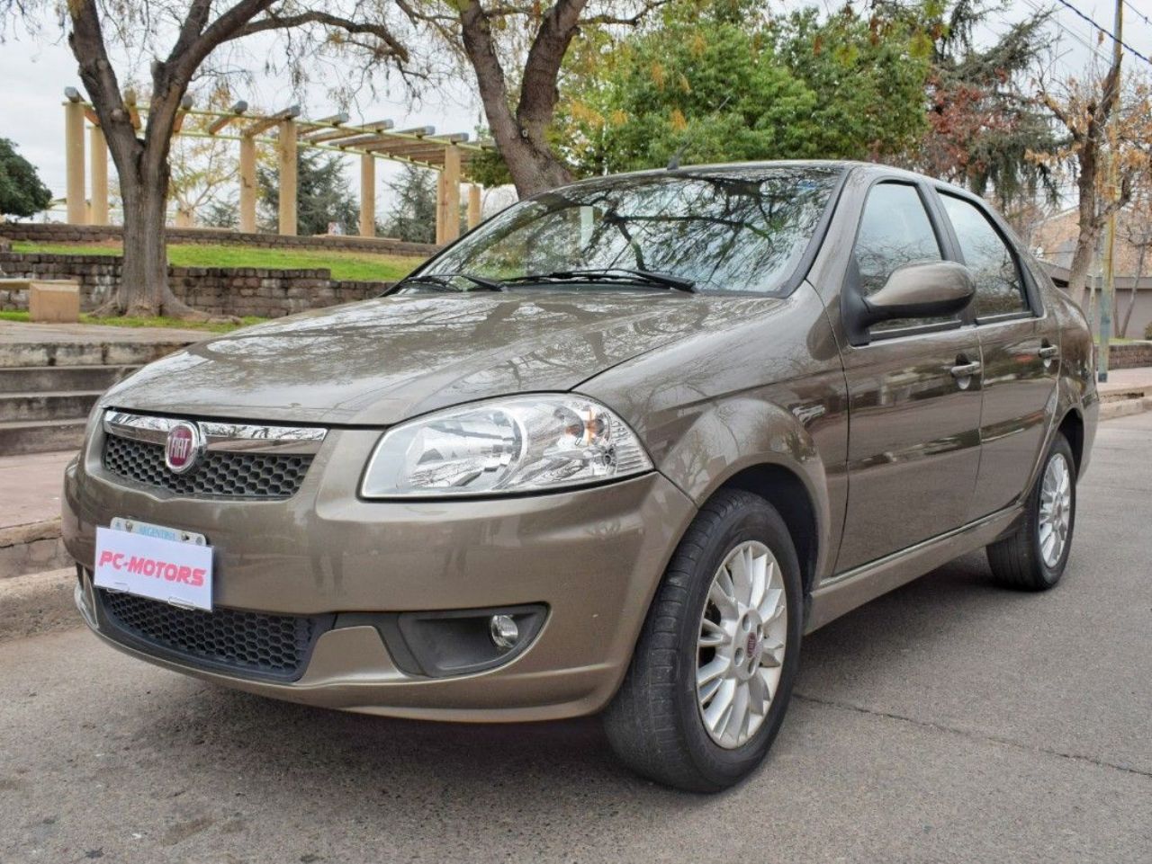 Fiat Siena Usado Financiado en Mendoza, deRuedas