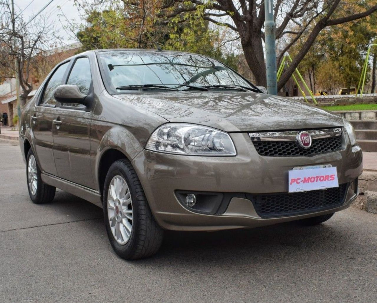 Fiat Siena Usado Financiado en Mendoza, deRuedas