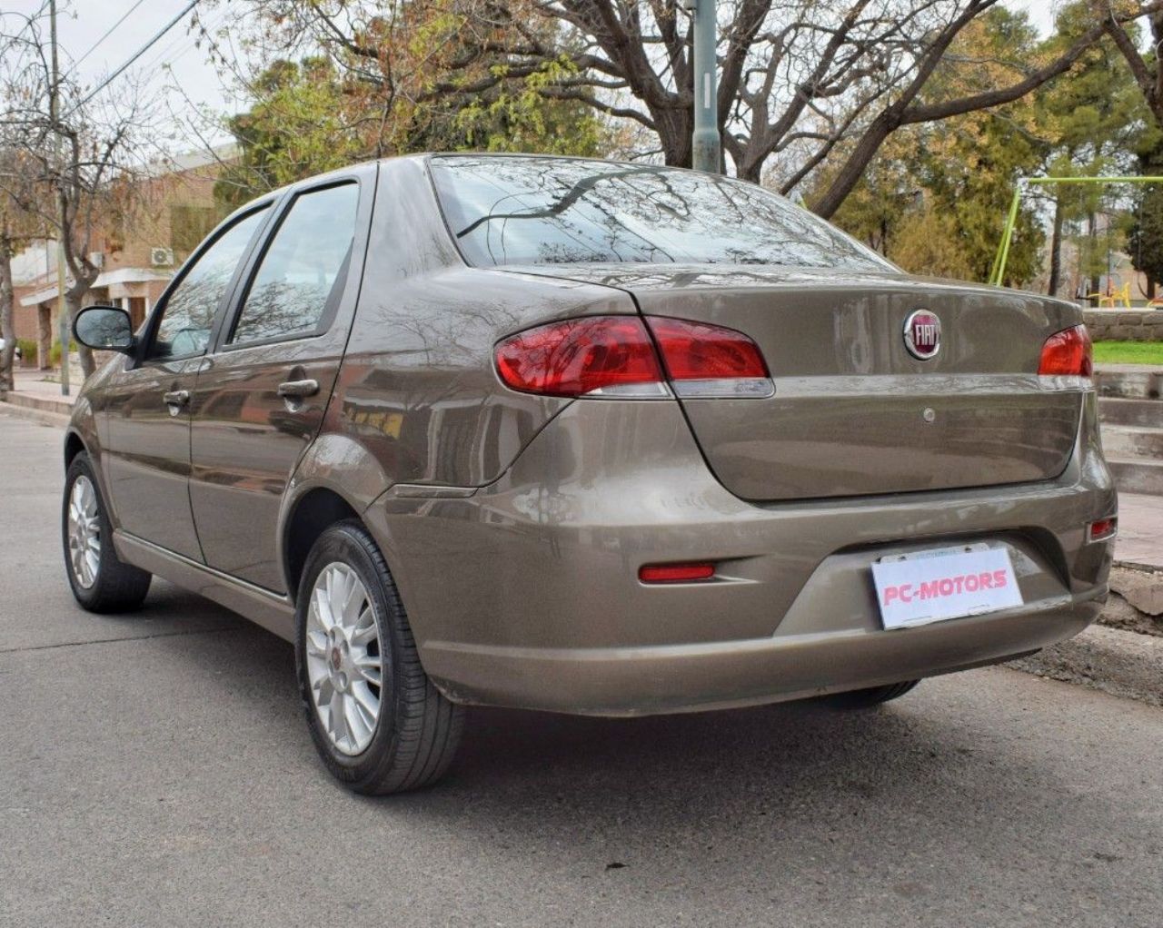 Fiat Siena Usado Financiado en Mendoza, deRuedas