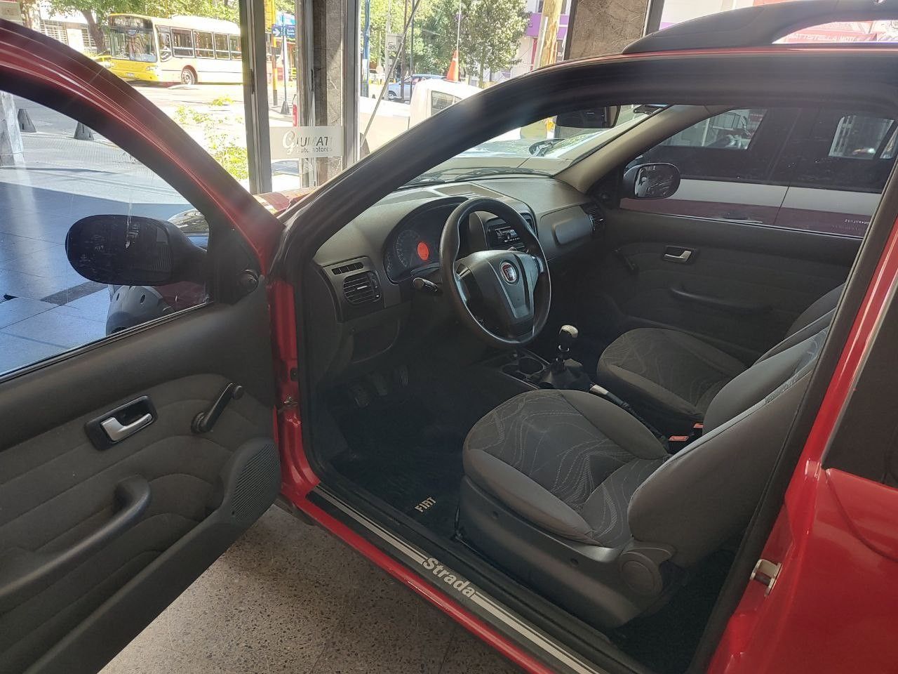 Fiat Strada Usada Financiado en Mendoza, deRuedas