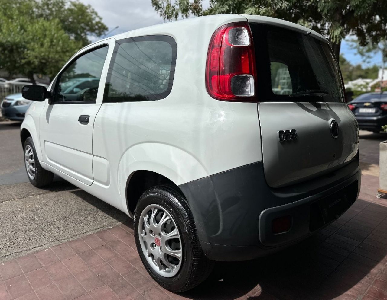 Fiat Uno Cargo Usada Financiado en Mendoza, deRuedas