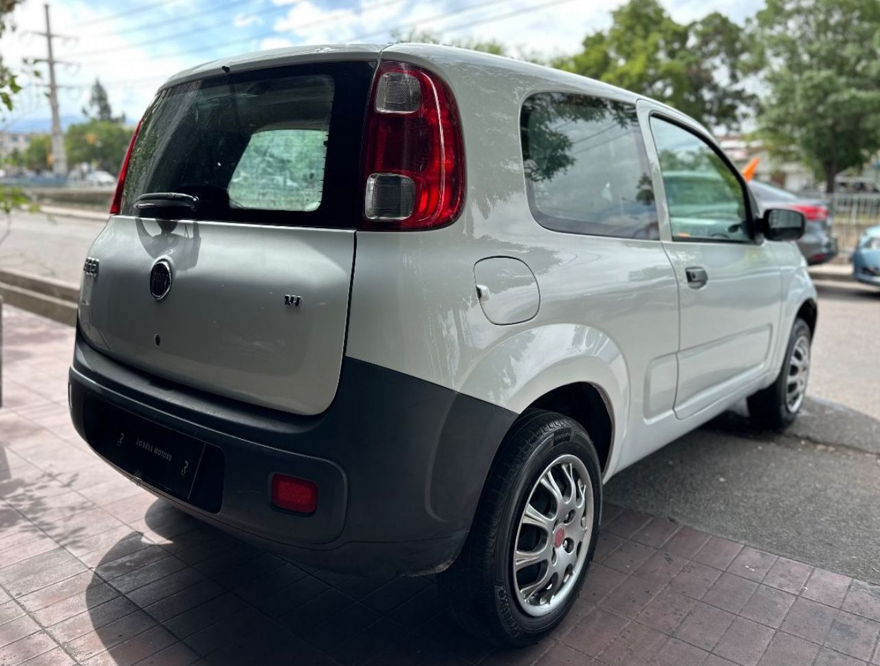 Fiat Uno Cargo Usada Financiado en Mendoza, deRuedas