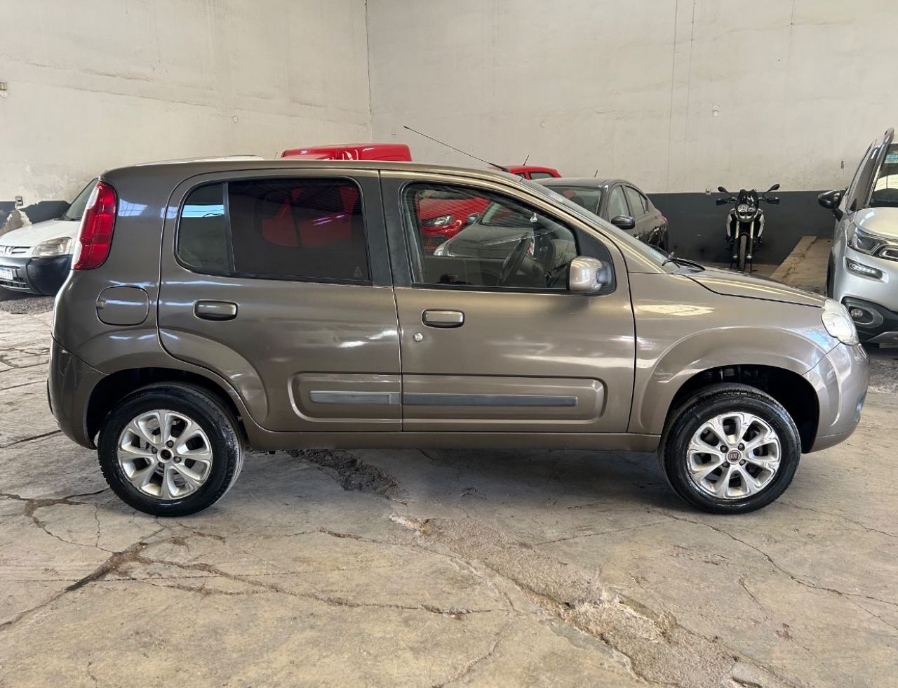 Fiat Uno Evo Usado Financiado en Mendoza, deRuedas