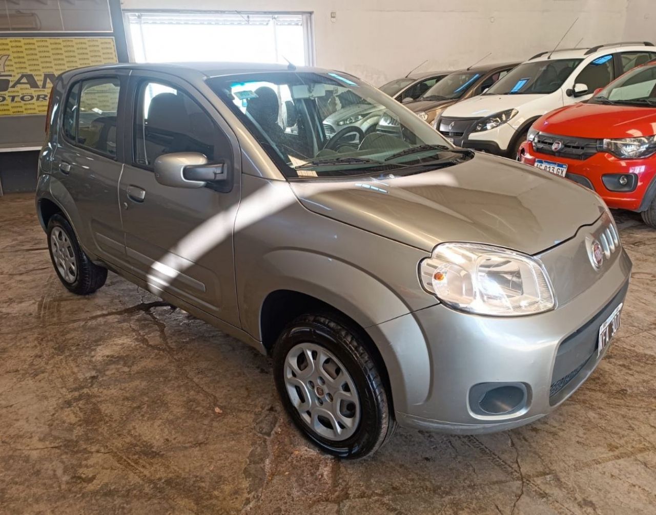 Fiat Uno Evo Usado Financiado en Mendoza, deRuedas