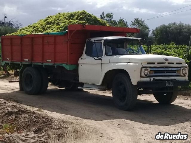 Ford 600 Usado en Mendoza, deRuedas