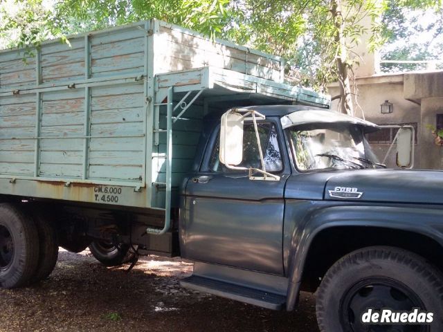 Ford 600 Usado en Mendoza, deRuedas