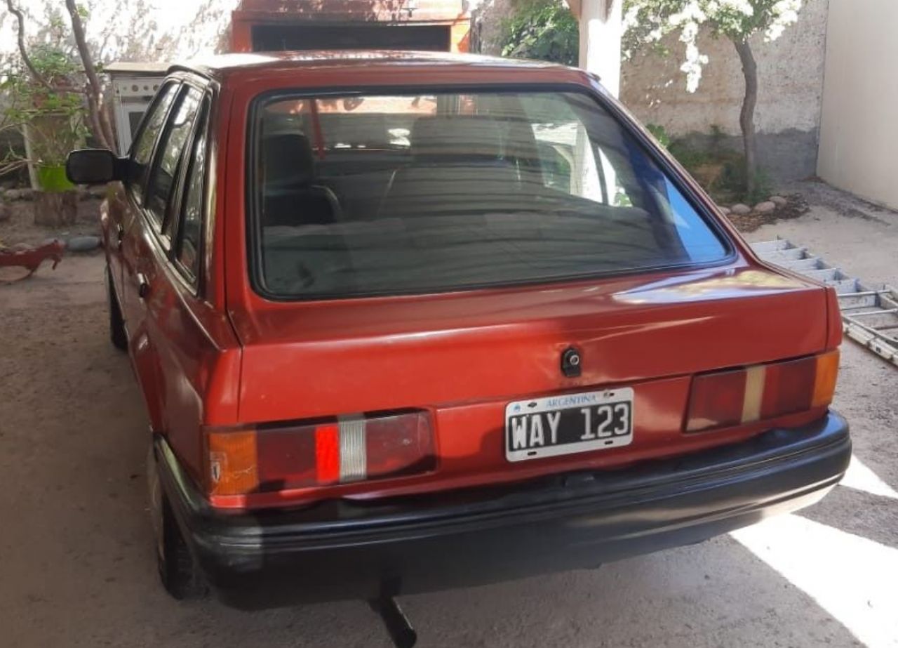 Ford Escort Nuevo en Mendoza, deRuedas