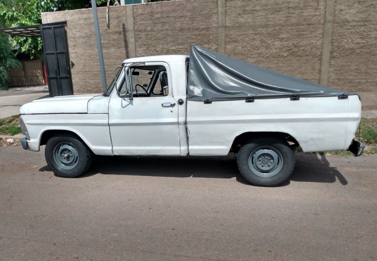 Ford F-100 Usada en Mendoza, deRuedas