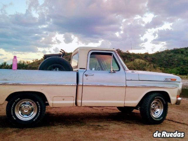 Ford F-100 Usada en San Luis, deRuedas