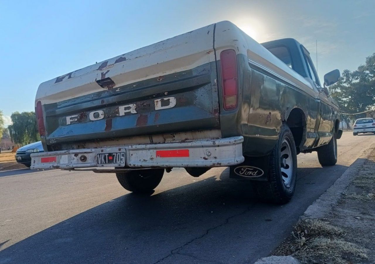 Ford F-100 Usada en Mendoza, deRuedas