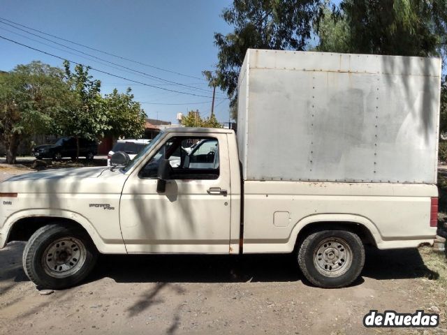 Ford F-100 Usada en Mendoza, deRuedas