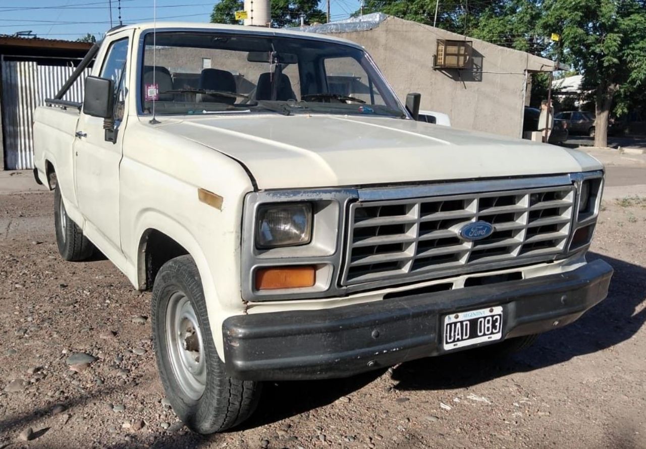 Ford F-100 Usada en Mendoza, deRuedas