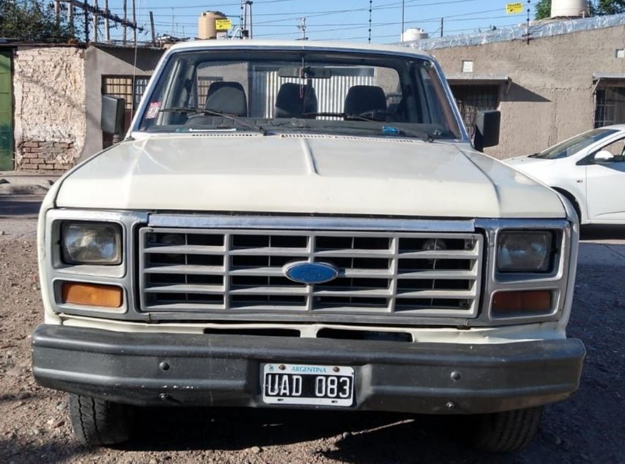 Ford F-100 Usada en Mendoza, deRuedas