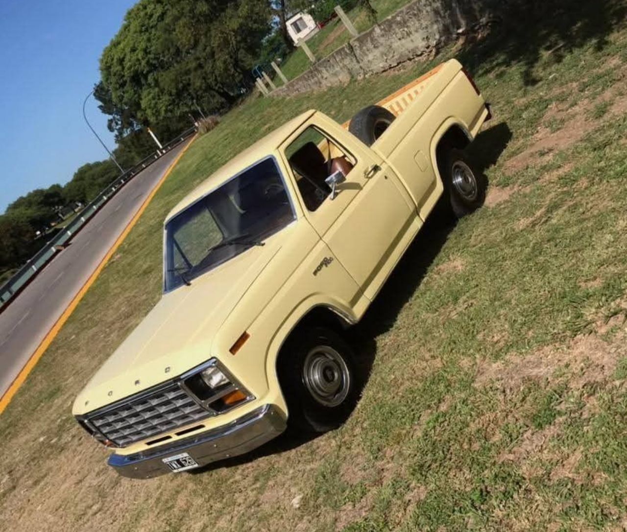 Ford F-100 Usada en Neuquén, deRuedas