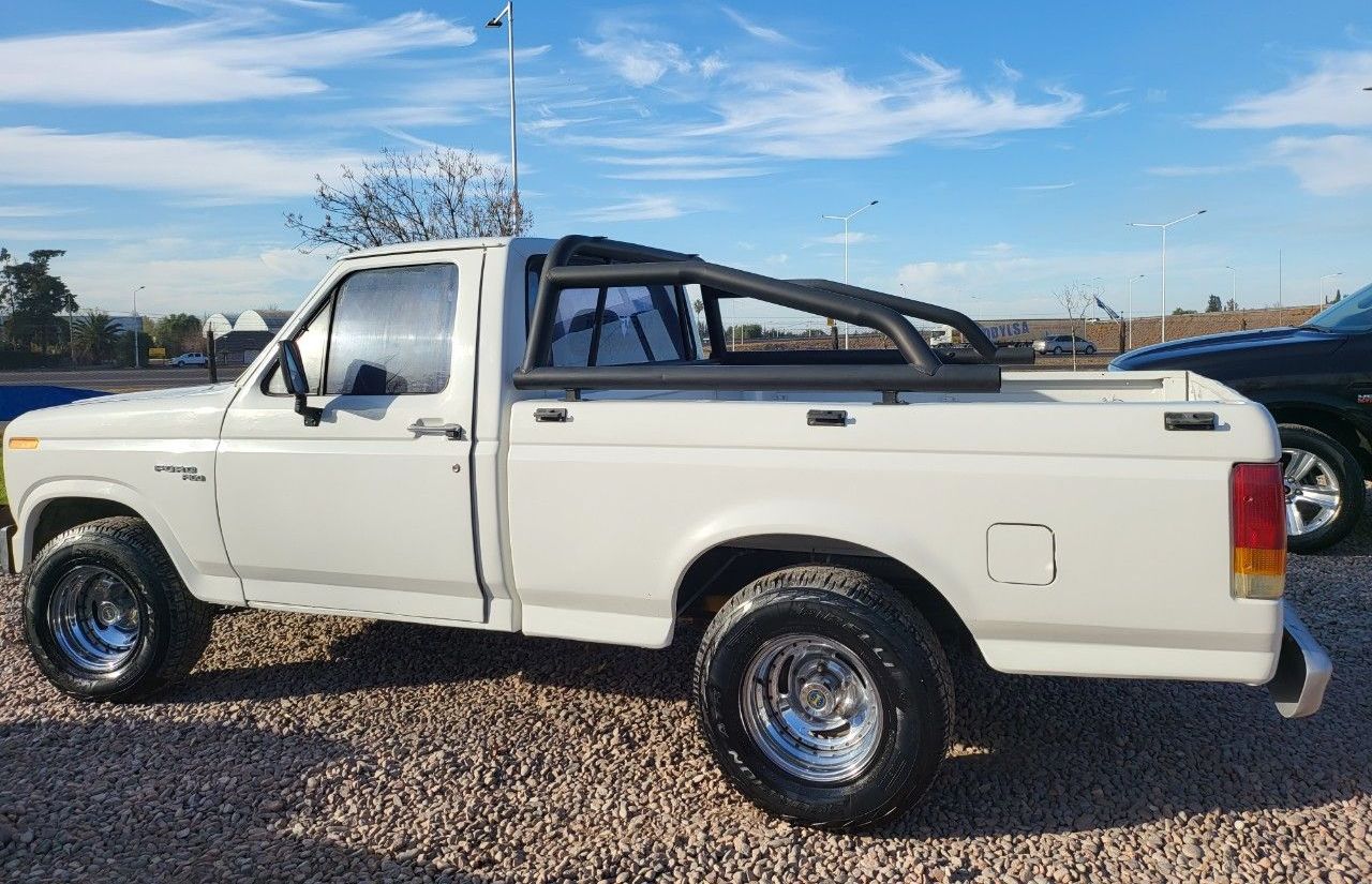 Ford F-100 Usada en Mendoza, deRuedas