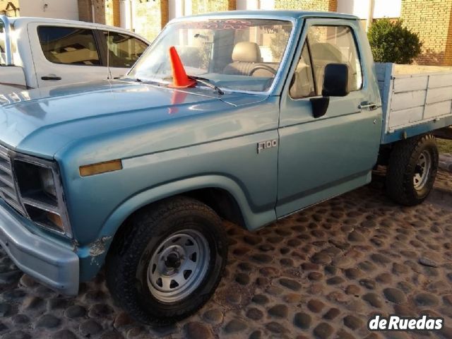 Ford F-100 Usada en Mendoza, deRuedas