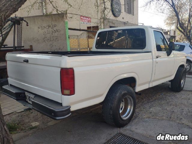 Ford F-100 Usada en Mendoza, deRuedas