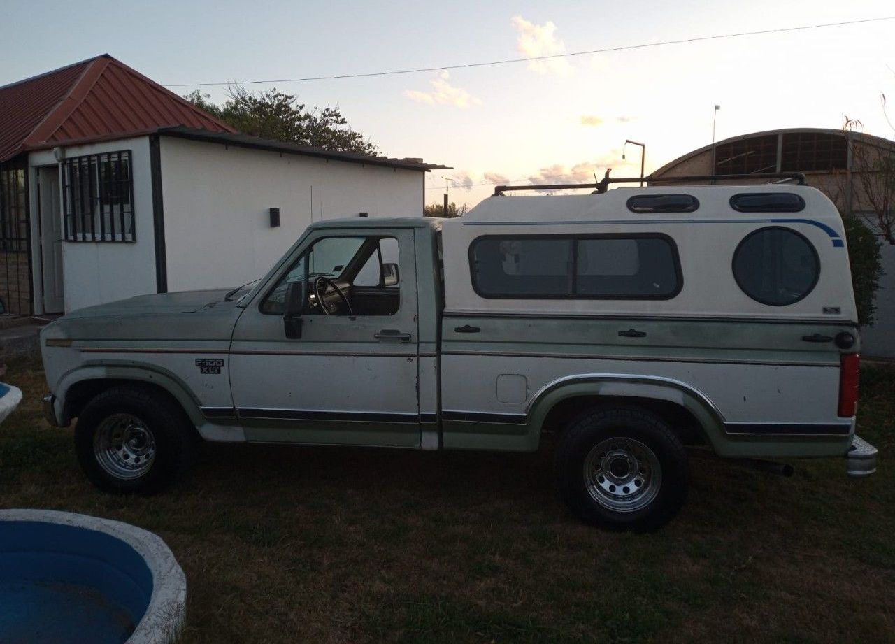 Ford F-100 Usada en Mendoza, deRuedas