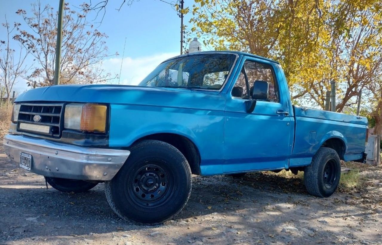 Ford F-100 Usada en Mendoza, deRuedas
